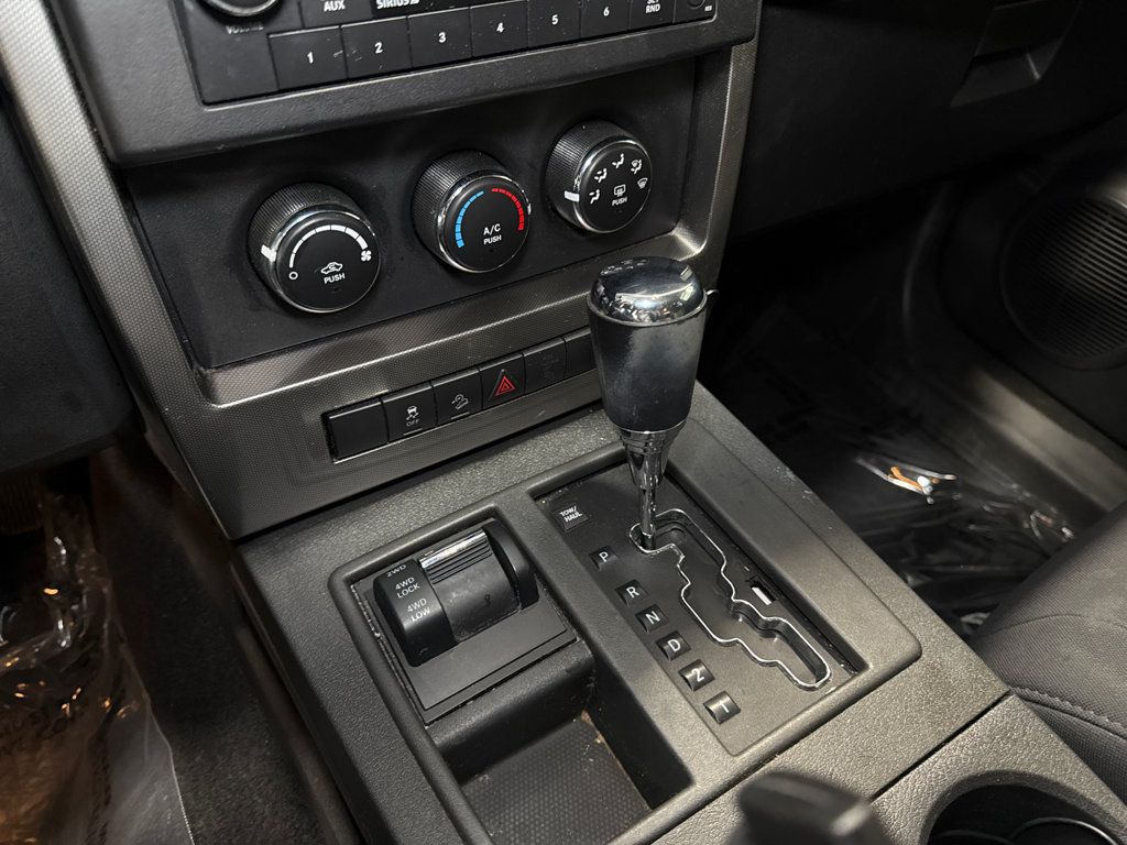 Used 2010 Jeep Liberty Sport w/ Popular Equipment Group AWD/4WD image 18