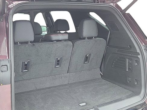 Used 2024 Chevrolet Traverse RS image 9