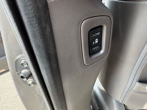 Used 2016 Honda Odyssey EX-L image 37