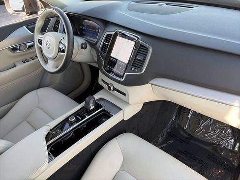 Used 2023 Volvo XC90 B5 Core w/ Protection Package Premier AWD/4WD image 13