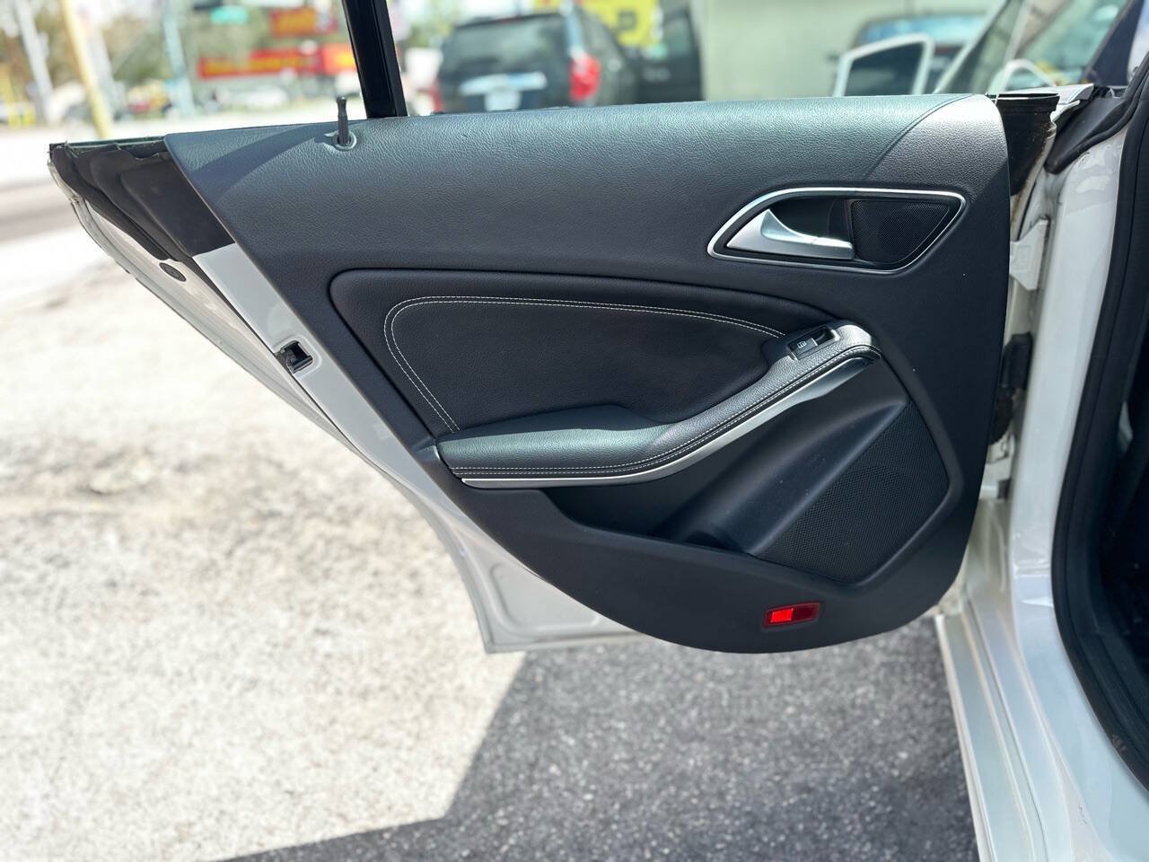 Used 2015 Mercedes-Benz CLA 250 image 19