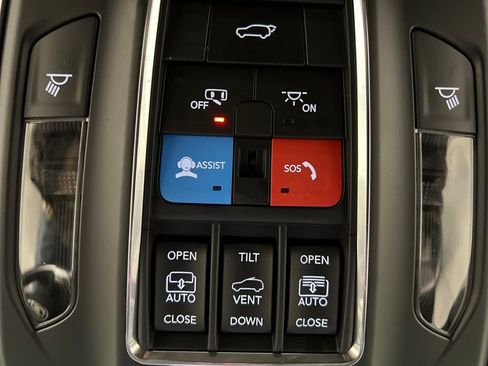 Used 2024 Jeep Grand Cherokee L Limited w/ Luxury Tech Group II image 72