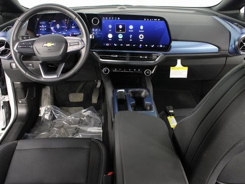 Used 2024 Chevrolet Equinox EV LT image 11