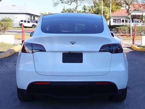 Used 2023 Tesla Model Y Long Range image 12