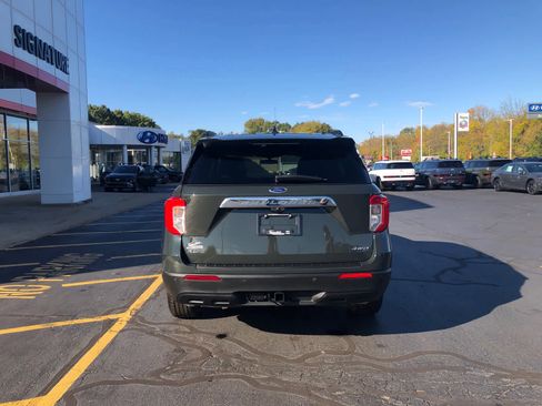 Used 2023 Ford Explorer XLT w/ Class IV Trailer Tow Package image 5