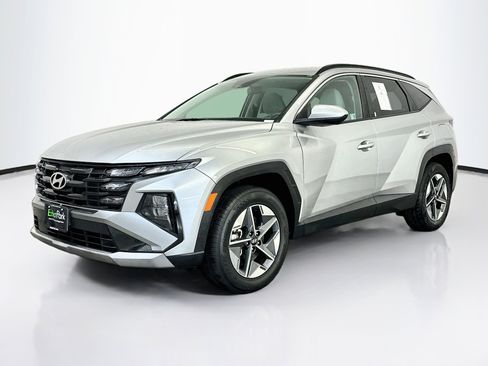 Used 2025 Hyundai Tucson SEL AWD/4WD image 3