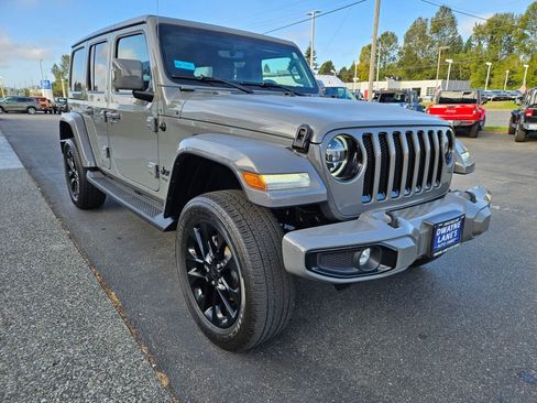 Used 2022 Jeep Wrangler Unlimited Sahara image 12