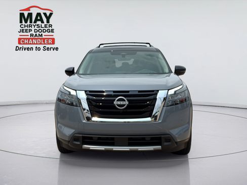 Used 2025 Nissan Pathfinder Platinum w/ Cargo Package AWD/4WD image 2