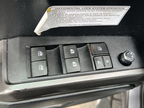 Used 2016 Toyota Tacoma TRD Off-Road image 15