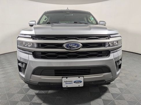 Certified 2024 Ford Expedition XLT RWD image 3
