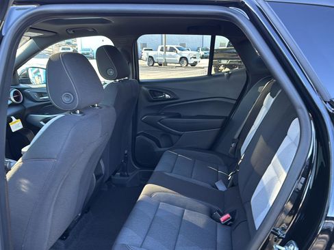 New 2026 Chevrolet Trax RS w/ Sunroof Package image 9