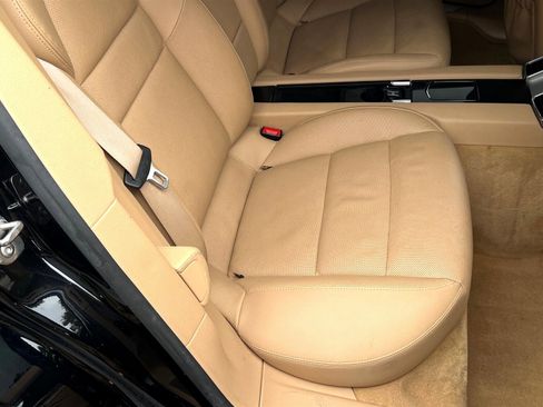 Used 2014 Porsche Panamera S image 48