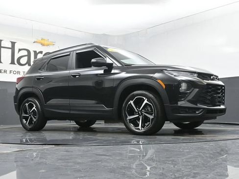 Used 2023 Chevrolet TrailBlazer RS w/ Convenience Package AWD/4WD image 2