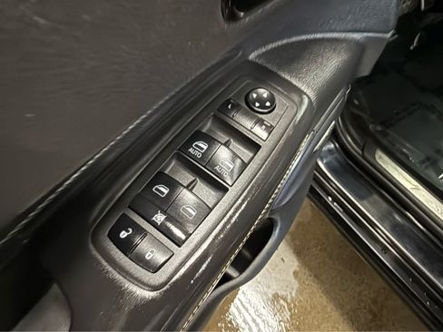 Used 2022 Dodge Durango SRT w/ Technology Group AWD/4WD image 21