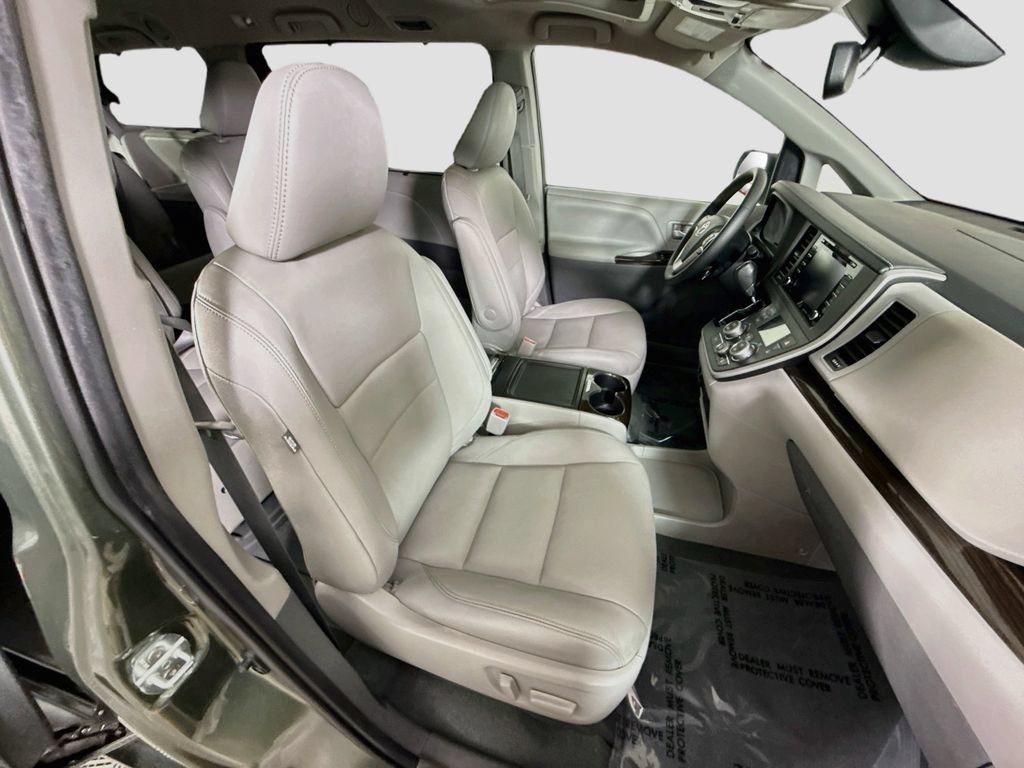 Certified 2020 Toyota Sienna XLE w/ XLE Navigation Package FWD image 35