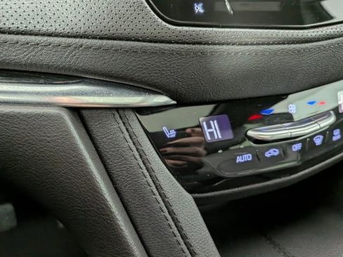 Certified 2023 Cadillac XT5 Premium Luxury w/ LPO, Floor Liner Package image 9