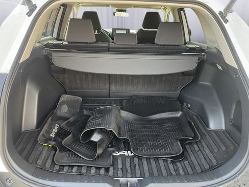 Used 2020 Toyota RAV4 XLE w/ Convenience Package image 17