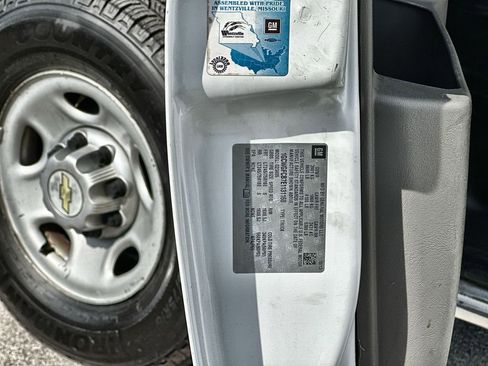 Certified 2014 Chevrolet Express 2500 Work Van w/ Cold Climate Package image 32