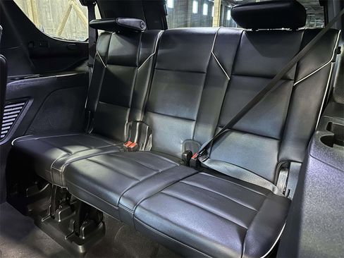 Used 2023 Cadillac Escalade Premium Luxury image 19