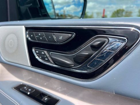 Used 2020 Lincoln Navigator Black Label w/ Cargo Convenience Package AWD/4WD image 16