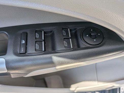 Used 2015 Ford Transit Connect XLT FWD image 22