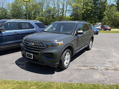 Used 2023 Ford Explorer XLT w/ Class IV Trailer Tow Package AWD/4WD image 4