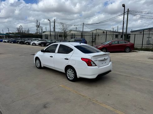 Used 2017 Nissan Versa S Plus image 4
