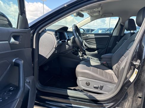 Used 2024 Volkswagen Jetta SE FWD image 11