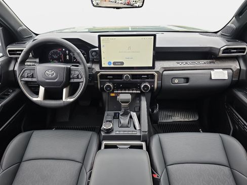 Used 2025 Toyota Tacoma Limited AWD/4WD image 9