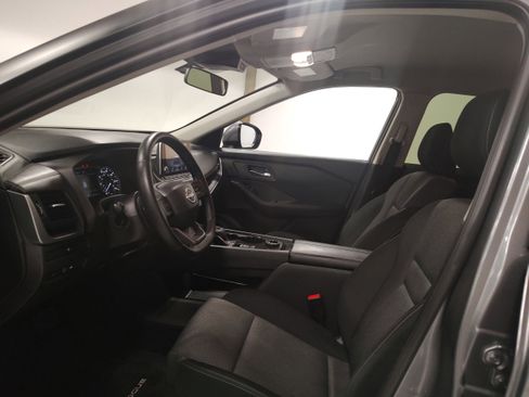 Used 2025 Nissan Rogue SV AWD/4WD image 10