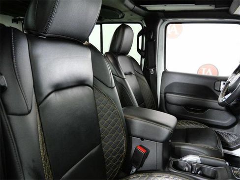 Used 2021 Jeep Wrangler Unlimited Sahara image 12