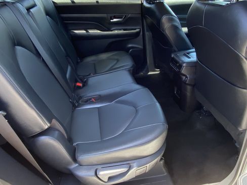 Certified 2025 Toyota Grand Highlander AWD image 12