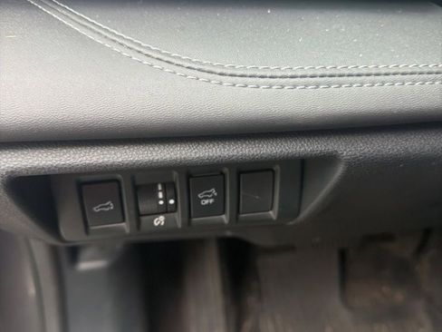 Used 2022 Subaru Outback Limited AWD/4WD image 9
