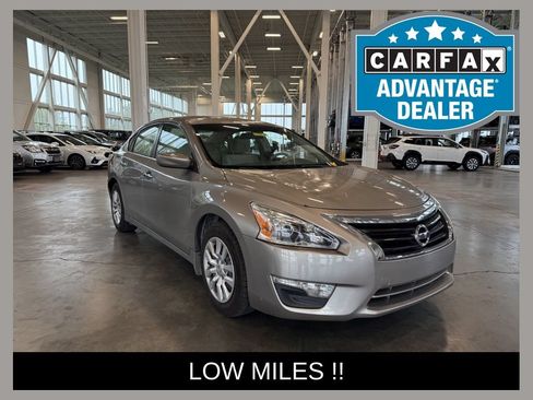 Used 2013 Nissan Altima 2.5 S FWD image 1