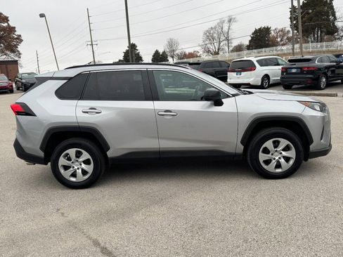 Used 2021 Toyota RAV4 LE image 2