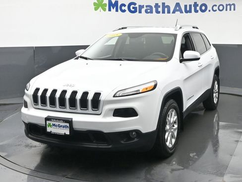 Used 2015 Jeep Cherokee Latitude w/ Cold Weather Group AWD/4WD image 17