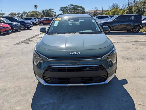 Certified 2023 Kia Niro EX image 4