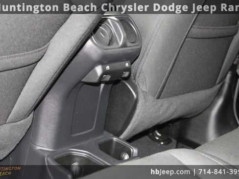 Used 2022 Jeep Gladiator Willys image 40