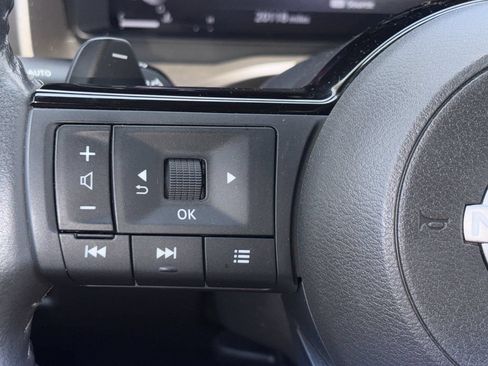 Used 2024 Nissan Rogue Platinum w/ Platinum Premium Package FWD image 11