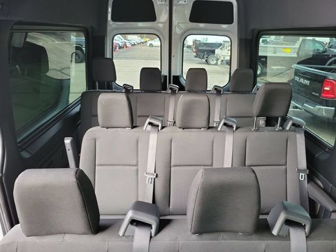 Used 2025 Mercedes-Benz Sprinter 2500 image 5
