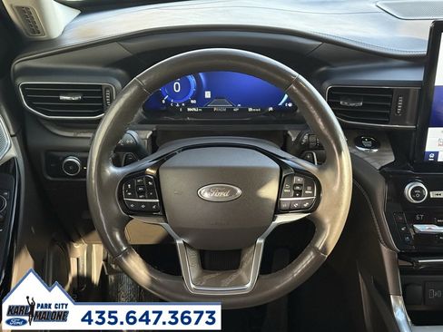 Used 2021 Ford Explorer Platinum w/ Equipment Group 601A image 11