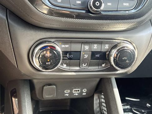 Used 2023 Chevrolet TrailBlazer LT w/ Convenience Package AWD/4WD image 19