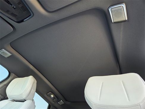 New 2025 Cadillac Optiq Sport 2 w/ LPO, Floor Liner Package image 21