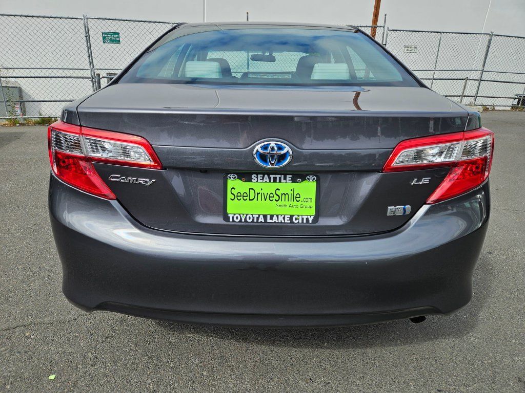 Used 2014 Toyota Camry LE FWD image 4