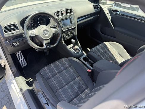 Used 2011 Volkswagen Golf 2-Door FWD image 10