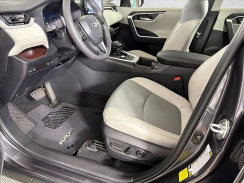 Used 2024 Toyota RAV4 Limited AWD/4WD image 10