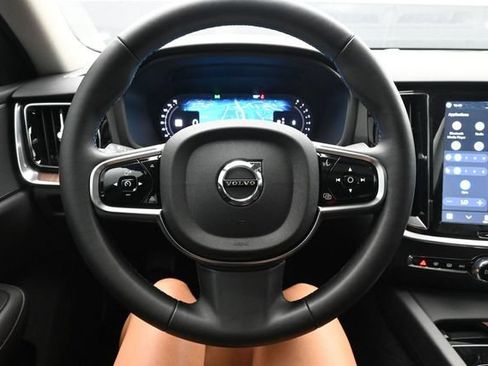 Used 2025 Volvo S60 B5 Plus FWD image 23