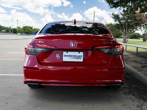 Used 2024 Honda Civic Touring image 8