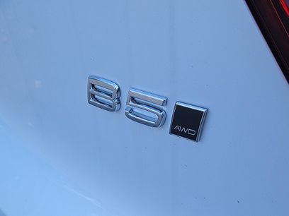 New 2026 Volvo XC40 B5 Plus w/ Protection Package Premier