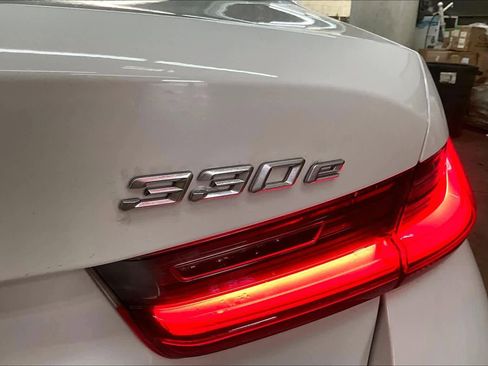 Certified 2023 BMW 330e xDrive w/ Convenience Package image 11